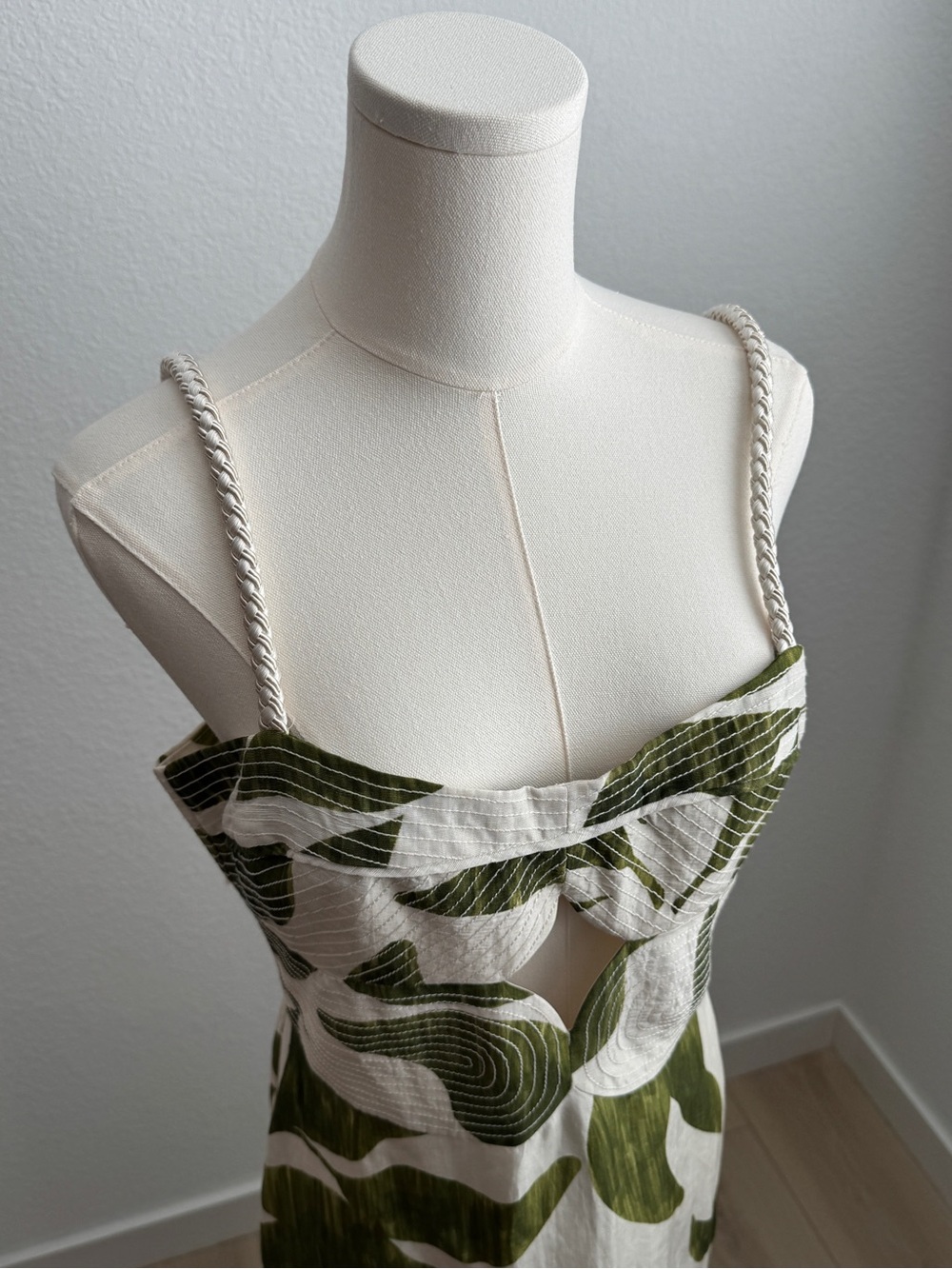 ANTONIO MELANI Olive & Cream Cutout Camisole - Picture 5 of 11